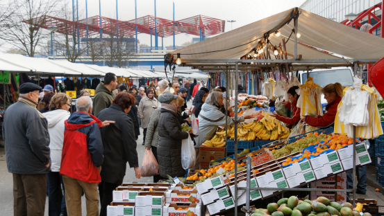 Foto van de markt bij het Lelycentre